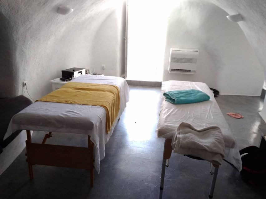 Santorini: Mobile Couples Massage at Your Private Villa - Santorini, but your spa day stays private
