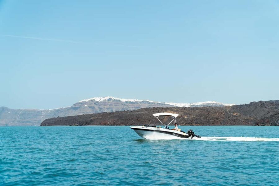 Santorini: Motor Boat Full-Day or 5-Hour Rental - Mauro Vouno Magma Wall Photo Stop: When Volcano Meets Perspective