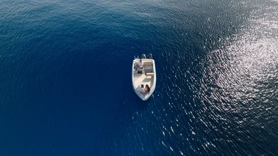 Santorini: Motor Boat Full-Day or 5-Hour Rental - Ammoudi and the Designated Photo Stop: Finishing With Sunset Potential