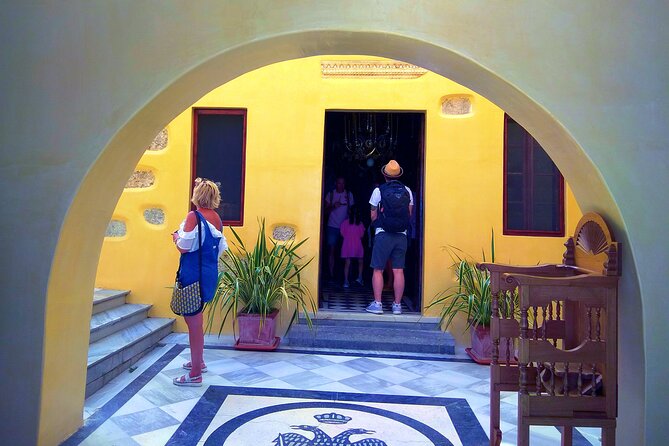 Santorini Must-See Highlights: Private Shore Tour - Sunset in Oia: when you should choose the evening departure