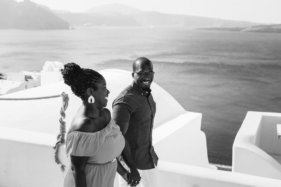 Santorini: Photo Shoot with a Private Vacation Photographer - The crowd and light advantage you can actually see in the photos