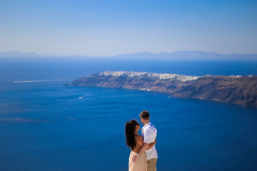 Santorini: Photo Shoot with a Private Vacation Photographer - What happens at each location during the session