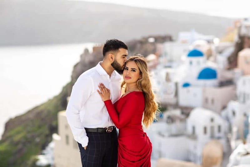 Santorini: Photo Tour With Professional Photographer - 1-hour Oia shoot: the best choice if your schedule is tight