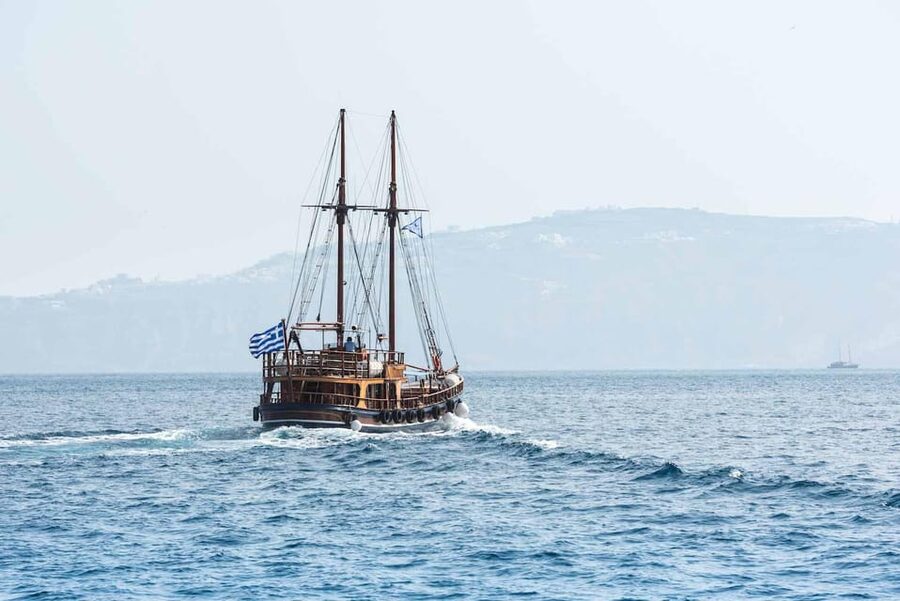 Santorini Port: 3 Hour Cruise to Volcano and Hot Springs - Sailing From Fira Old Port: The Trip Starts With Caldera Views