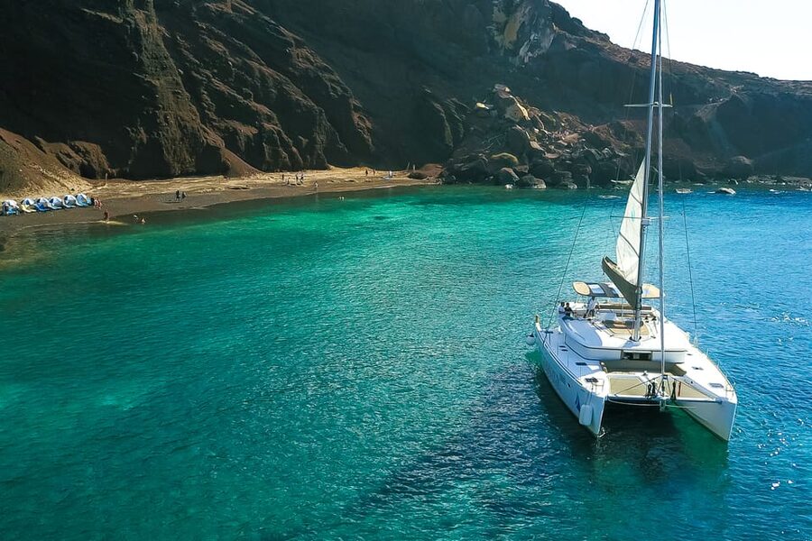 Santorini: Private Catamaran Tour with BBQ Meal and Drinks - BBQ Lunch, Greek Flavors, and the Open Bar That Actually Gets Used