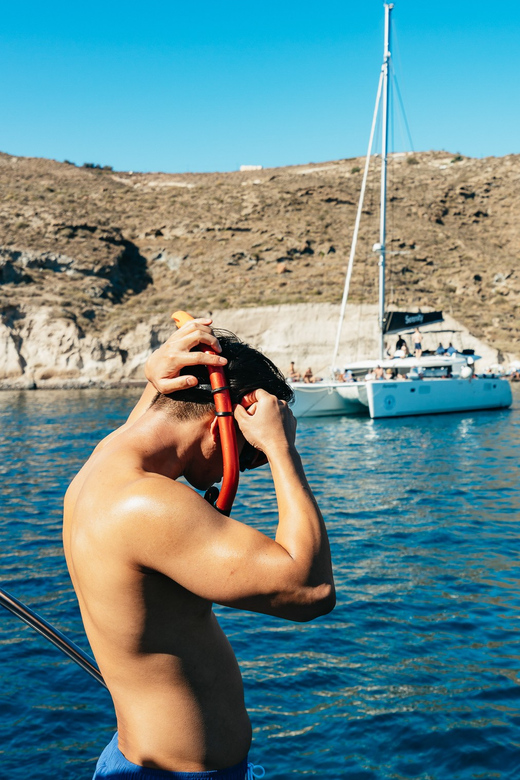 Santorini: Private Catamaran Tour with BBQ Meal and Drinks - Onboard Comfort: The Catamaran Layout That Makes 5 Hours Feel Easier