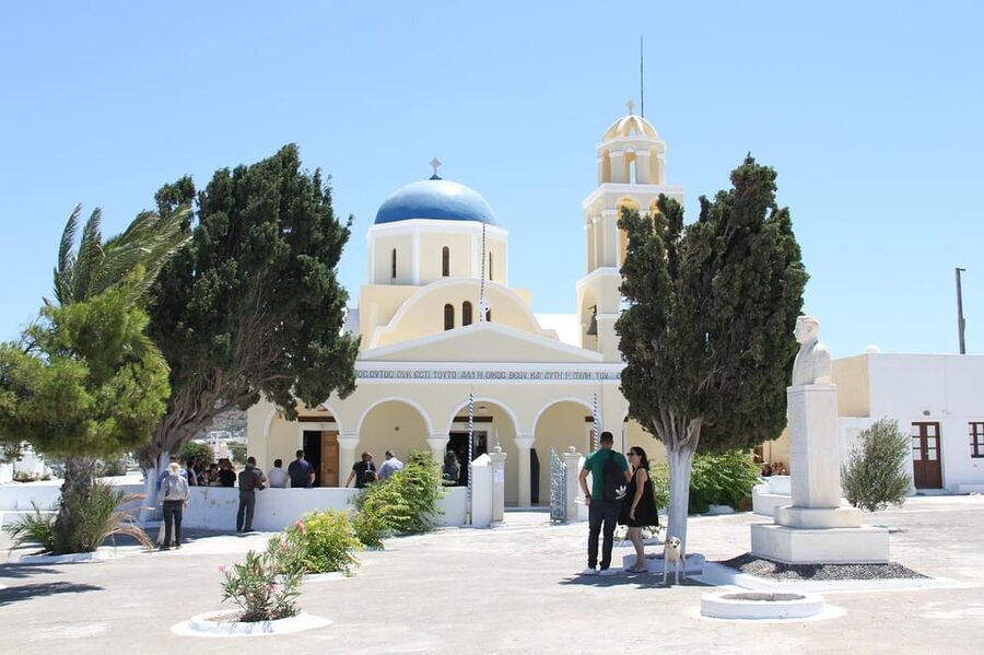 Santorini: Private Customizable Tour with Flexible Lenghts - Pyrgos and Oia: Village Wandering With a Sunset Goal