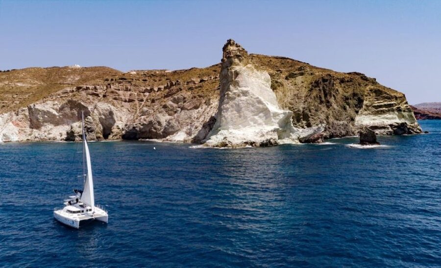 Santorini: Private Day Cruise with a BBQ meal and Open Bar - Your 5-Hour Route: From Vlychada to Ammoudi