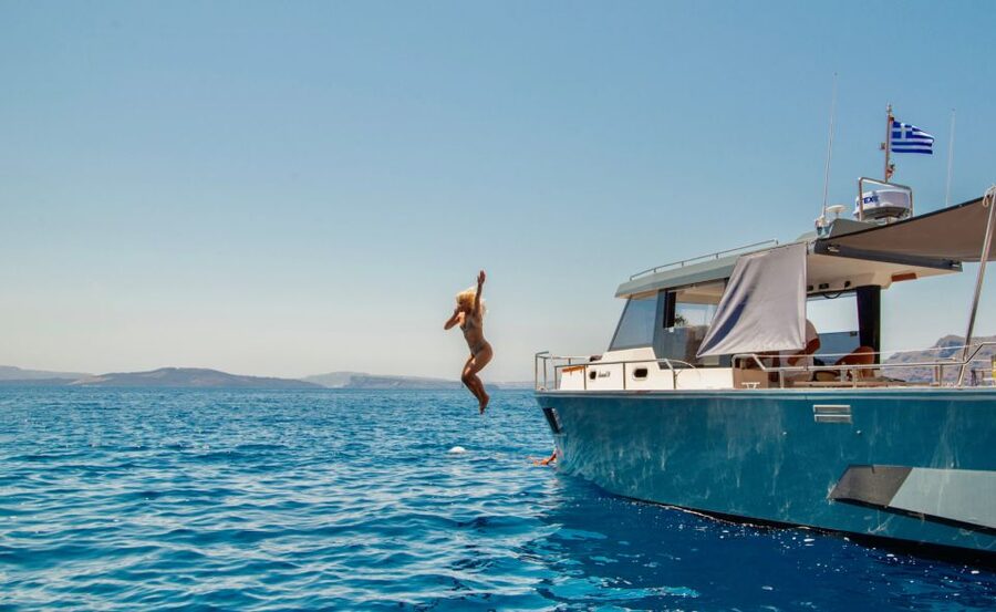Santorini: Private Diamond 36 Motor Yacht Caldera Cruise - The first big win: Thirassia and its clear, fish-eye views