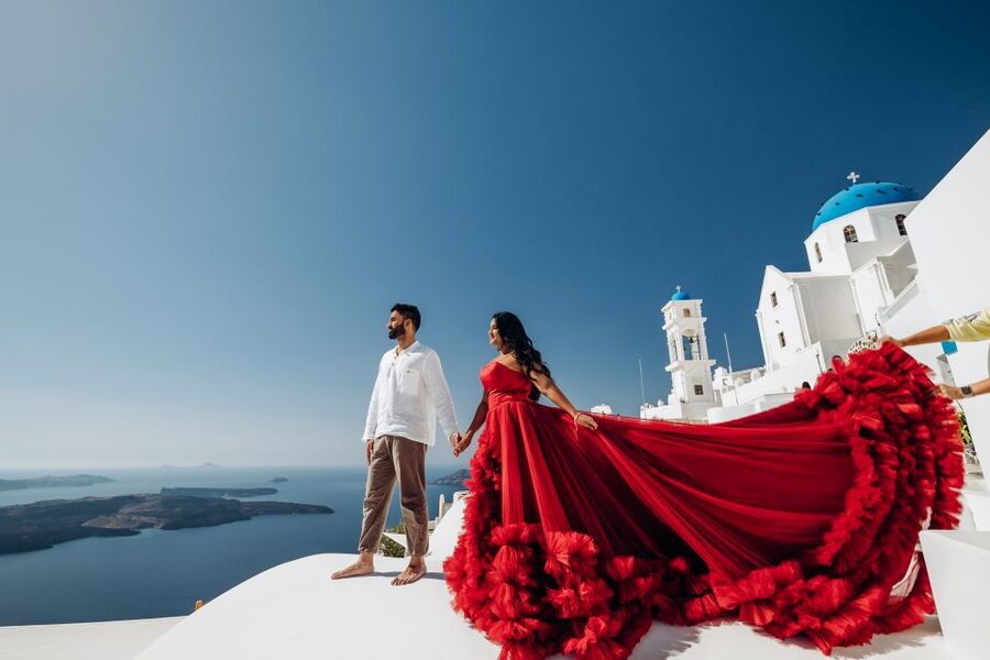Santorini: Private Flying Dress Photoshoot Experience - Key moments that make this flying dress session work