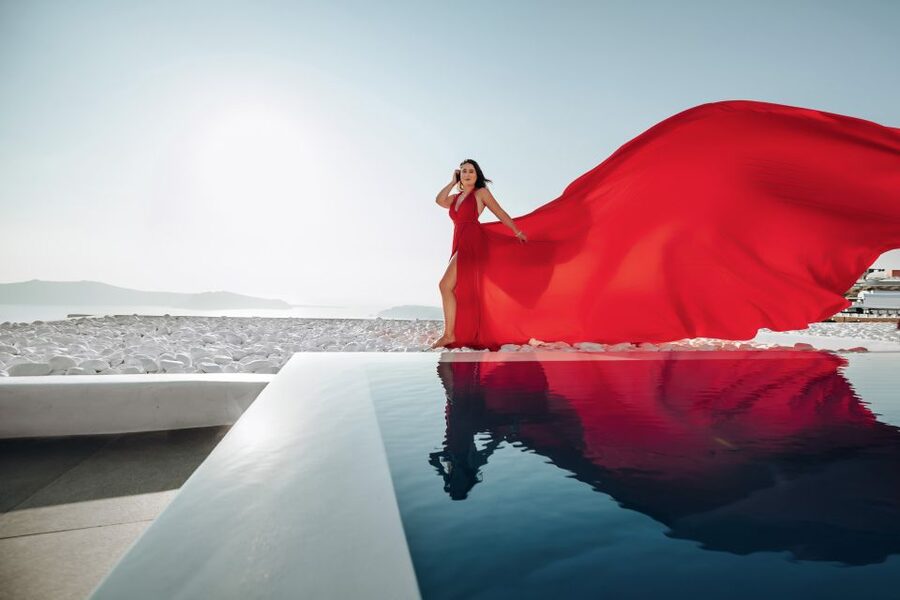 Santorini: Private Flying Dress Photoshoot Experience - How many photos you get, and why delivery timing matters