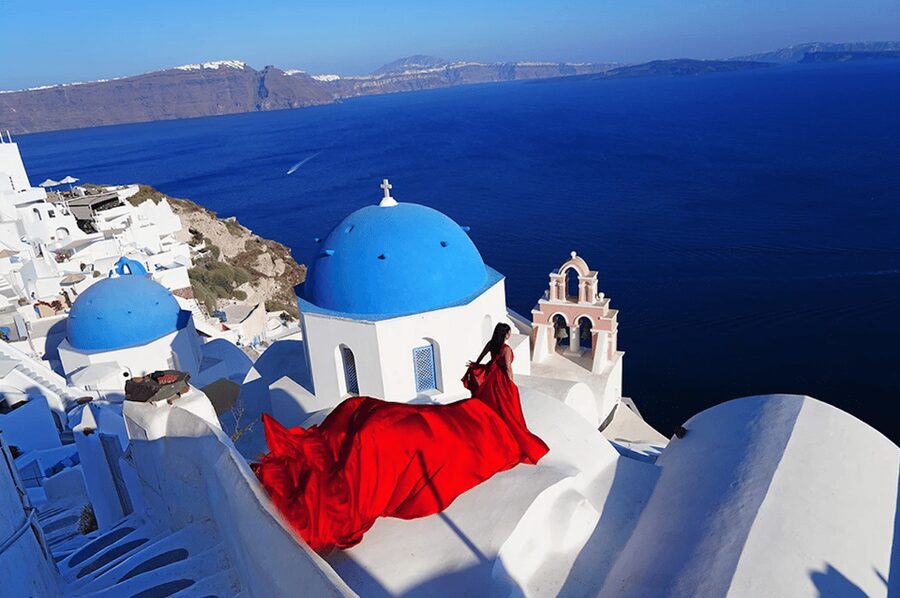 Santorini: Private Flying Dress Photoshoot with Pickup - Price and value: is $577 per group actually fair?