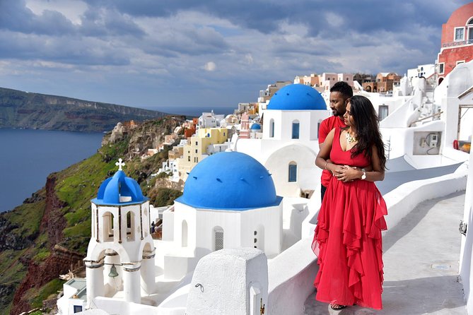 Santorini Private Full Day Tour 9 hours - Oia Village to Red Beach and Akrotiri Village style time