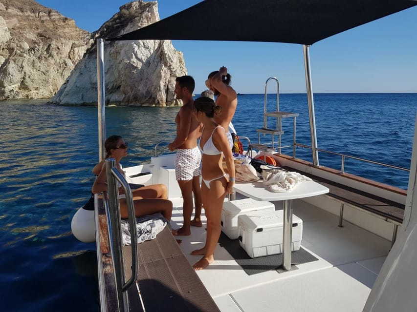 Santorini: Private Motorboat Cruise and Volcano Hike - Cruise time in the caldera: scenery first, then volcano reality