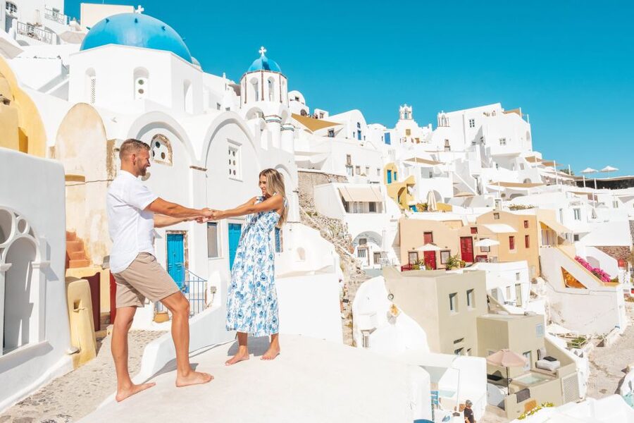 Santorini Private Photoshoot - What You Actually Get: 50 Edited Photos, High Resolution, and Real Planning
