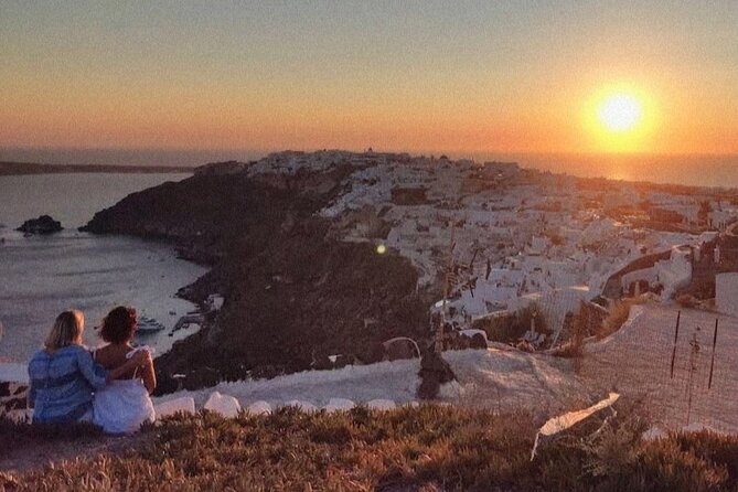 Santorini Private Roundtrip Transfer from/to Airport,Port & Hotel - Meeting Your Driver: The Sign, Your Arrival Info, and the Timing