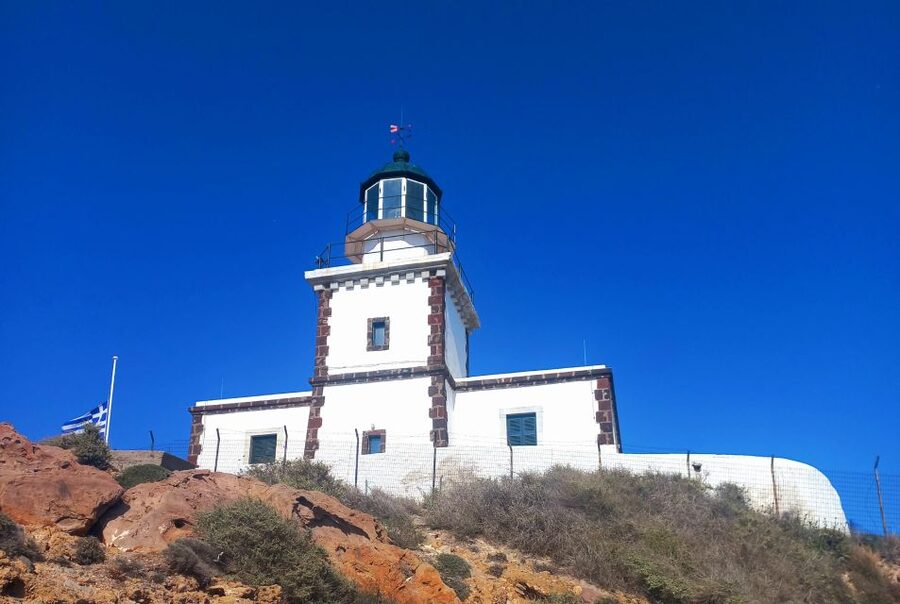 Santorini: Private Sightseeing Tour - Akrotiri area: lighthouse views, ruins, and Red Beach