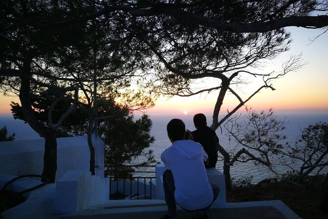 Santorini Private Sunrise Tour - Private transportation with Wi-Fi: comfort that buys you better photos