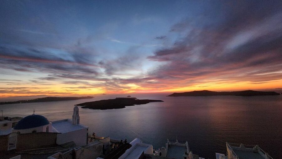 Santorini: Private Tour by Local Guide - Meeting your guide and setting the pace