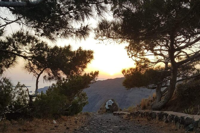 Santorini Private Tour with Panoramic Views - Meeting point in Fira: simple start, easy finish