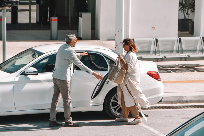 Santorini, Private Transfer with Luxury Airconditioned Vehicle - How Pickup Confirmation Actually Helps You