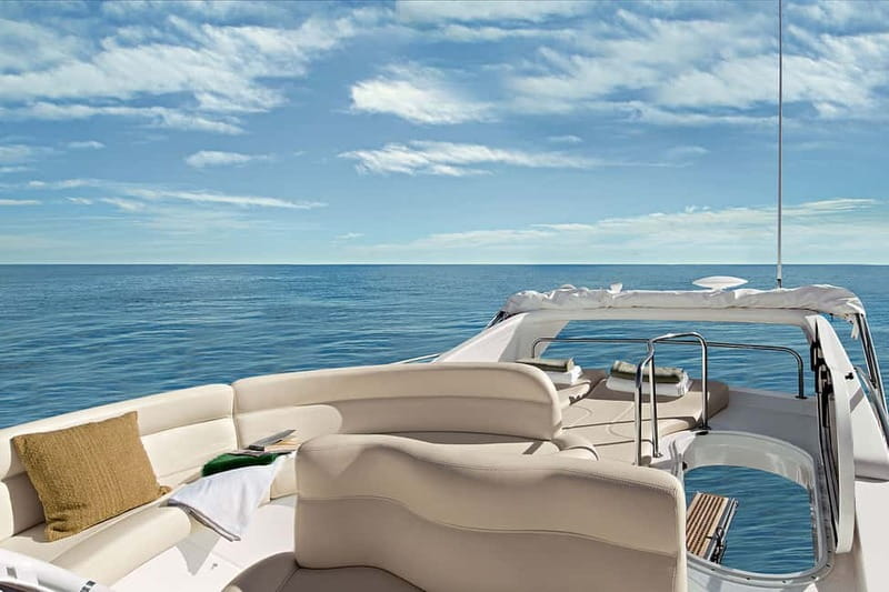 Santorini: Private Yacht Experience of Timeless Elegance - Sunset vs day cruise: how to pick your timing