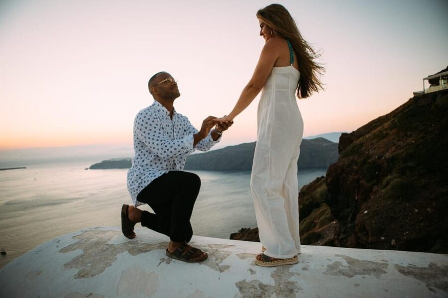 Santorini Proposal: A Luxury Photoshoot for Your Yes! Moment - What makes the experience feel low-stress