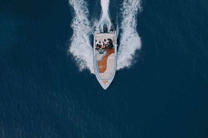 Santorini Rent a Boat - License free private cruise - Key points worth knowing before you sail