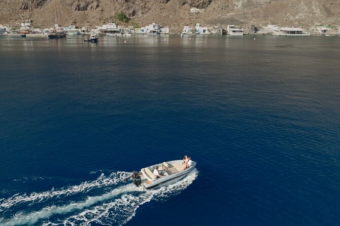 Santorini Rent a Boat - License free private cruise - Why a license-free private cruise feels different in Santorini