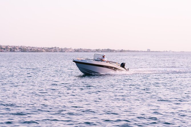 Santorini Rent a Boat - License free private cruise - Thirassia tavern lunch: a traditional break that feels worth it