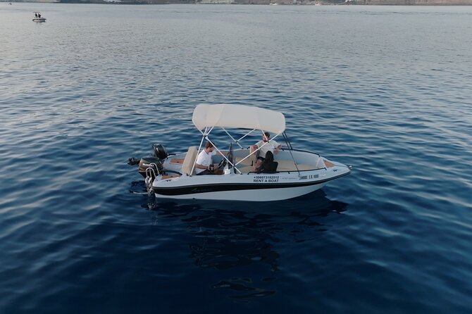 Santorini Rent a Boat - License free private cruise - Price and value for up to 5 people