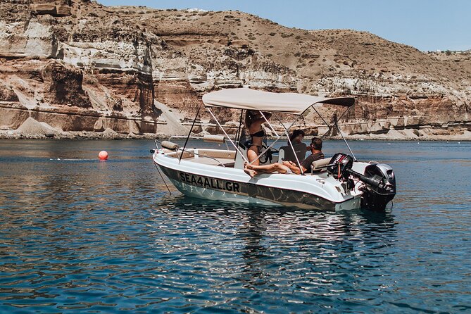 Santorini Rent a Boat Without License - Who This Suits Best, and Who Might Want a Skipper Elsewhere