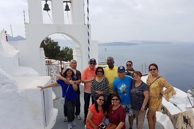 Santorini Round Tour - Oia for about an hour: why that timing works