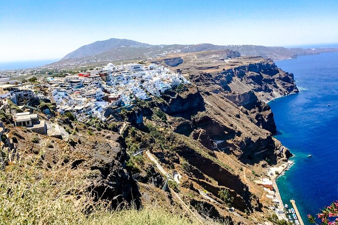 Santorini's Famous Fira to Oia Hike: A Private tour Adventure - What makes the guide a big deal on this specific route