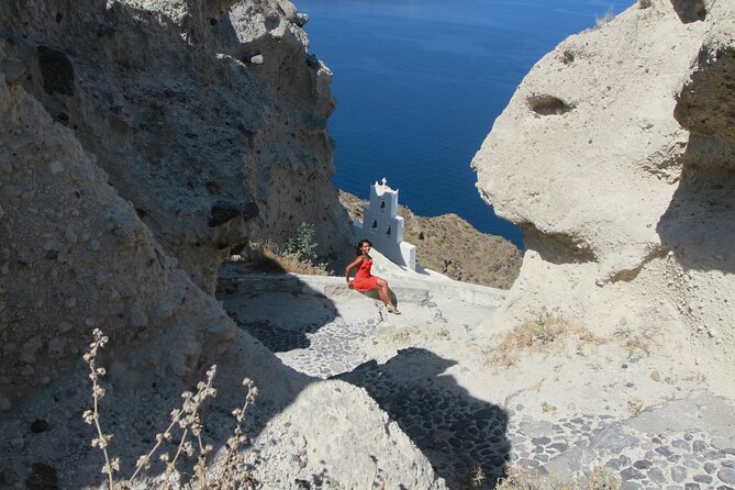 Santorini's Hidden Gems with Wine Tasting: 6-Hour Private Tour - Art Space Winery Museum: six local wines and a guided tasting setup