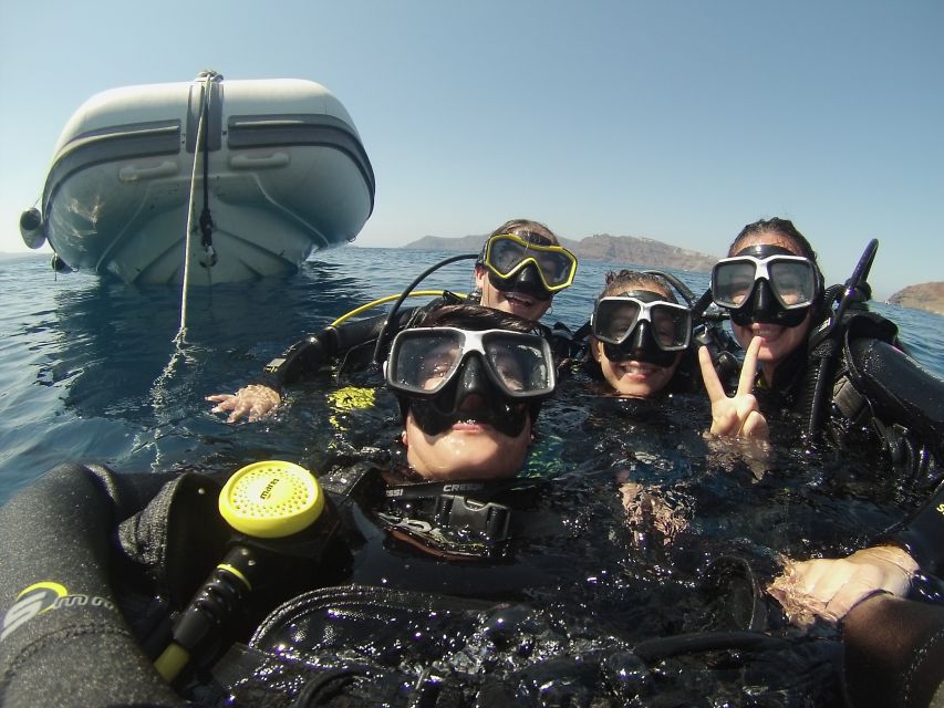 Santorini: Scuba Diving Experience for Beginners - Getting to the water from Oia, then out to Armeni Bay