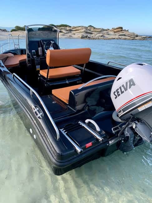 Santorini: Self-Drive Boat Rental without Boat License - Getting on board at My Boat Santorini, then getting your bearings fast