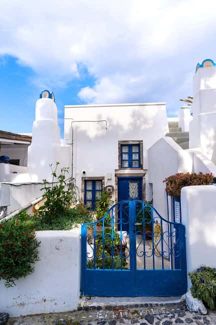 Santorini Small-Group Tour with Wine Tasting & Food Pairing - Megalochori: a wine export village that still feels lived-in