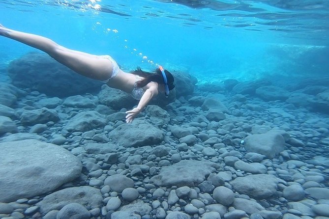 Santorini Stand-Up Paddle and Snorkel Adventure - Breakfast, bottled water, and the small perks that add up