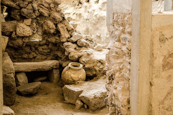 Santorini: Ticket for Akrotiri Archaeological Site - Self-Guided Audio vs. On-Site Signage