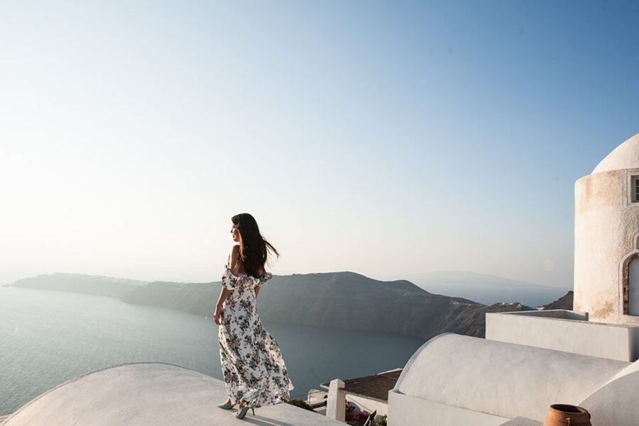 Santorini Unfiltered: Luxury Photoshoot with a Photographer - Stop-by-stop: what each Oia moment is good for