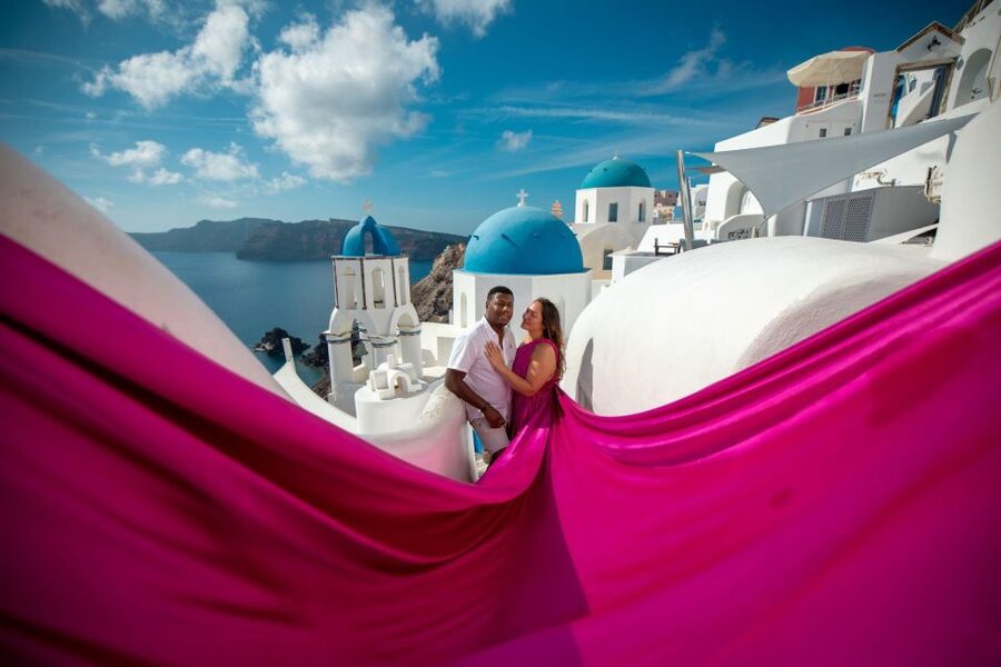 Santorini: Unique Flying Dress Photoshoot Experience - The 1-hour game plan, starting at Fira and shooting in Oia