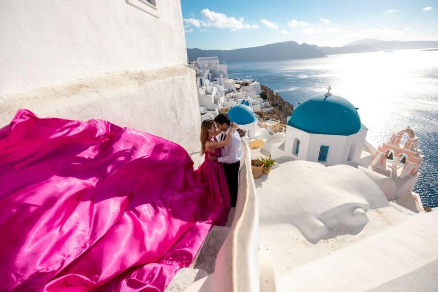Santorini: Unique Flying Dress Photoshoot Experience - How the assistant and posing guidance make you look effortless