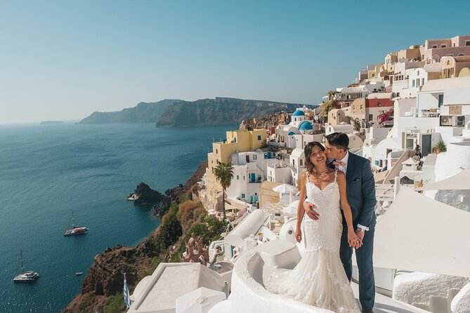 Santorini Vacation Photoshoot - What you get at the end: posing help plus polished edits