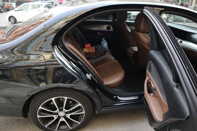 Santorini VIP Limousine Transfer Services - Why a VIP Transfer Helps in Santorini (More Than You Think)