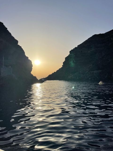 Santorini:Volcanic Beaches Cruise With Jet Ski - White Beach Stop: A Different Texture, Same Volcanic Story