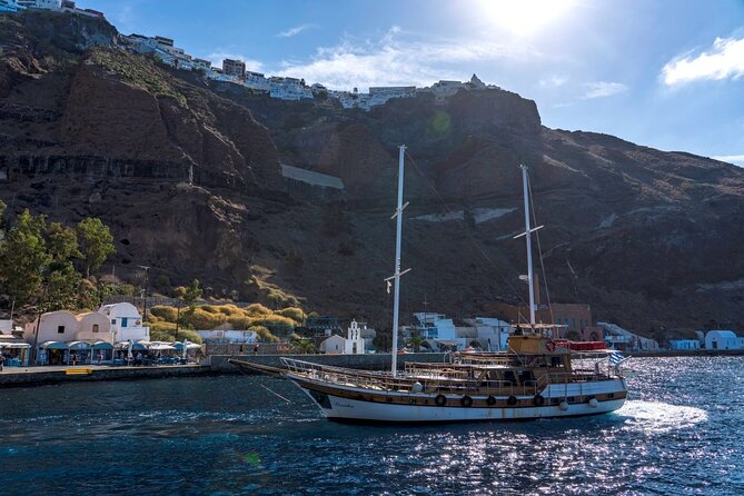 Santorini - Volcano and Hot springs - Stop 2: Palaia Kameni hot springs in St Nicholas bay