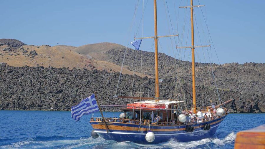 Santorini Volcano, Hot Springs Adventure - Volcano, Hot Springs, and Oia Sunset in One Day