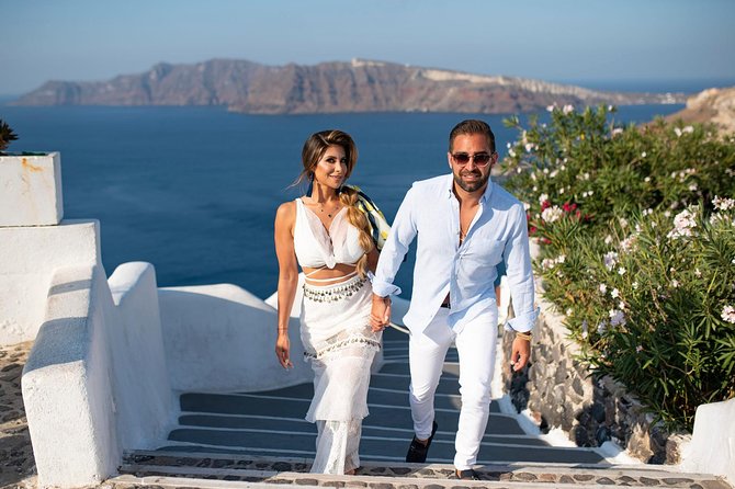 Santorini Walking Tour with a Personal Photographer - Duration and how to choose between session options
