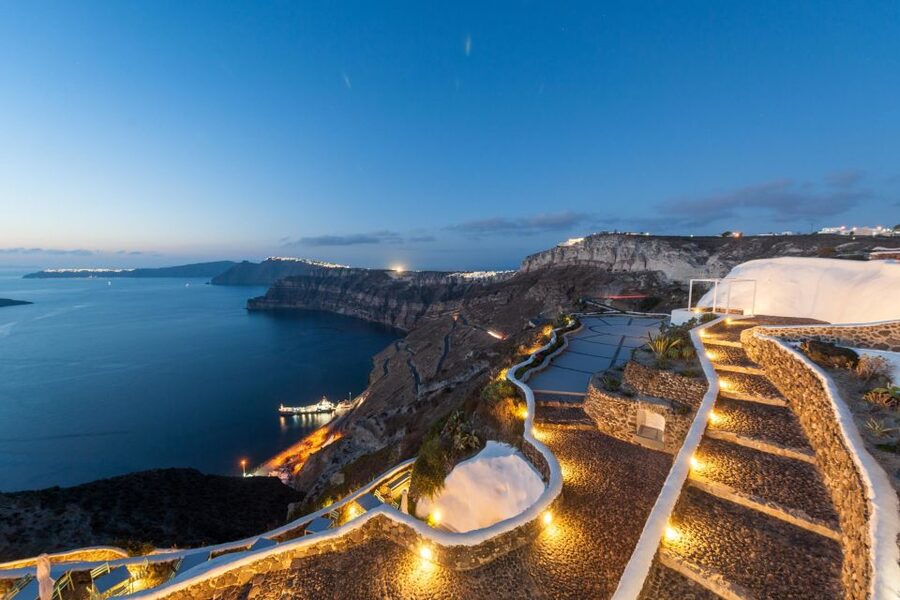Santorini Wine Roads: Tour of 3 Wineries with a Sommelier - Pairing with Cycladic cheese, and how it helps your tasting